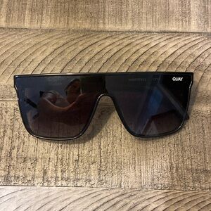 Quay sunglassss